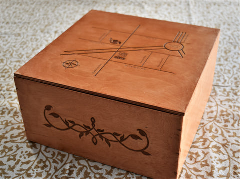 Wood keepsake box